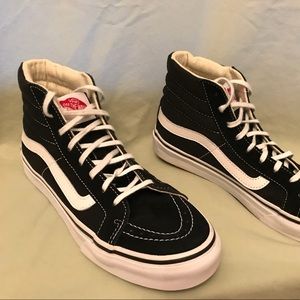 Unisex black and white sk8 hi slim vans